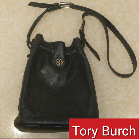 Tory Burch Handbags - ❤️TORY BURCH Bucket Bag ❤️